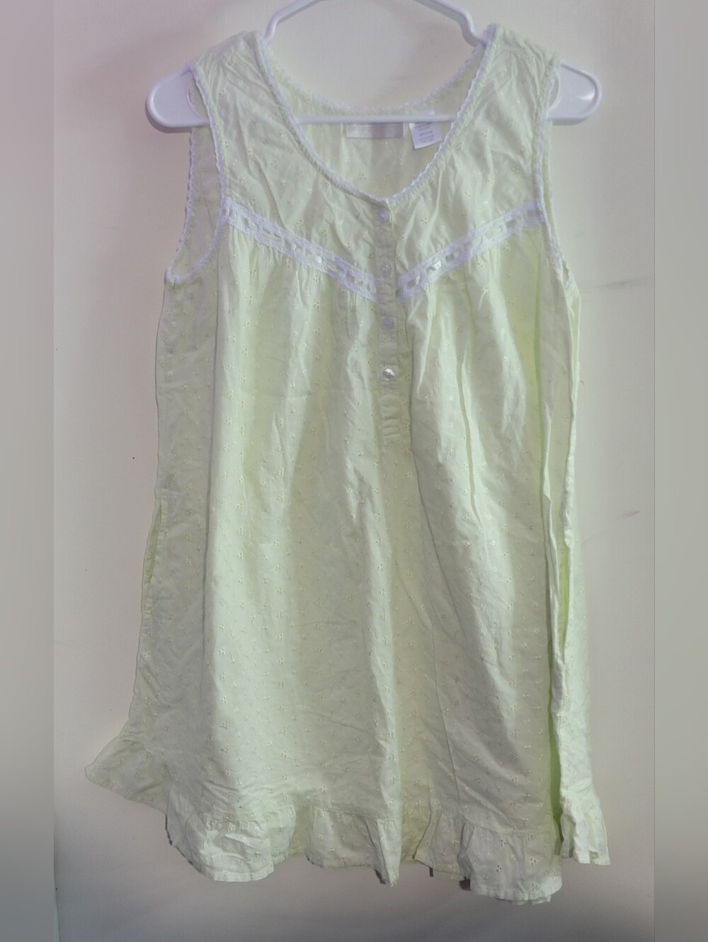 Soft Surroundings Pale Yellow Eyelet Sleeveless Nightgown